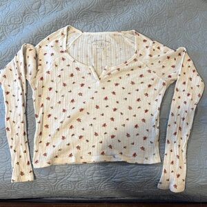 Aeropostale Cream and Red Ribbed Crop Shrunken Tee